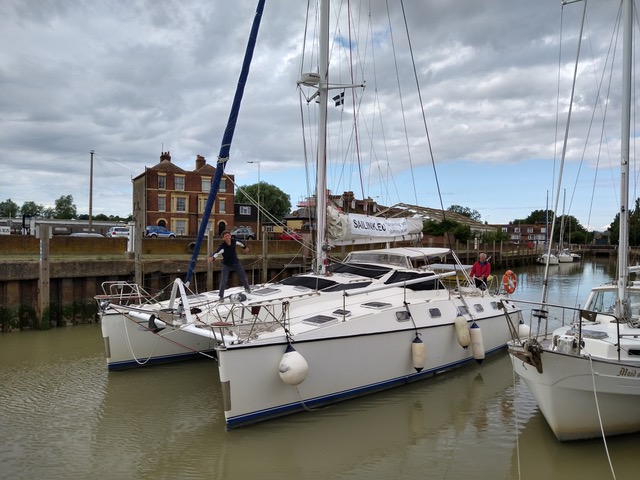 Mago Merlino leaving Rye, Andrew Simons from Sealink on deck, Jim Duerden safely steering through the shallow water