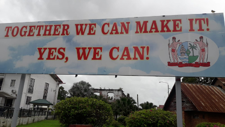 A banner with the works: Together we can make it, Yes we can!